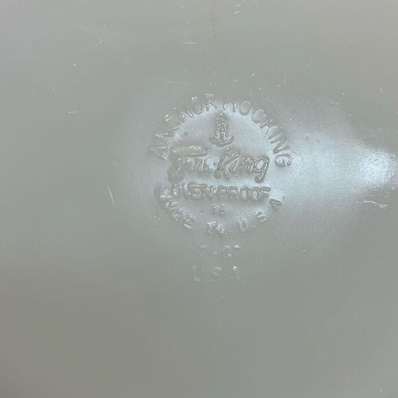 Anchor Hocking Fire-King 2 Qt Casserole Dish w/Lid Metal Tray Holder Vtg White - Picture 7 of 11